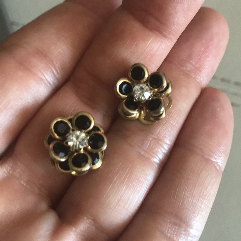 Celestemichelle flower earrings black and gold